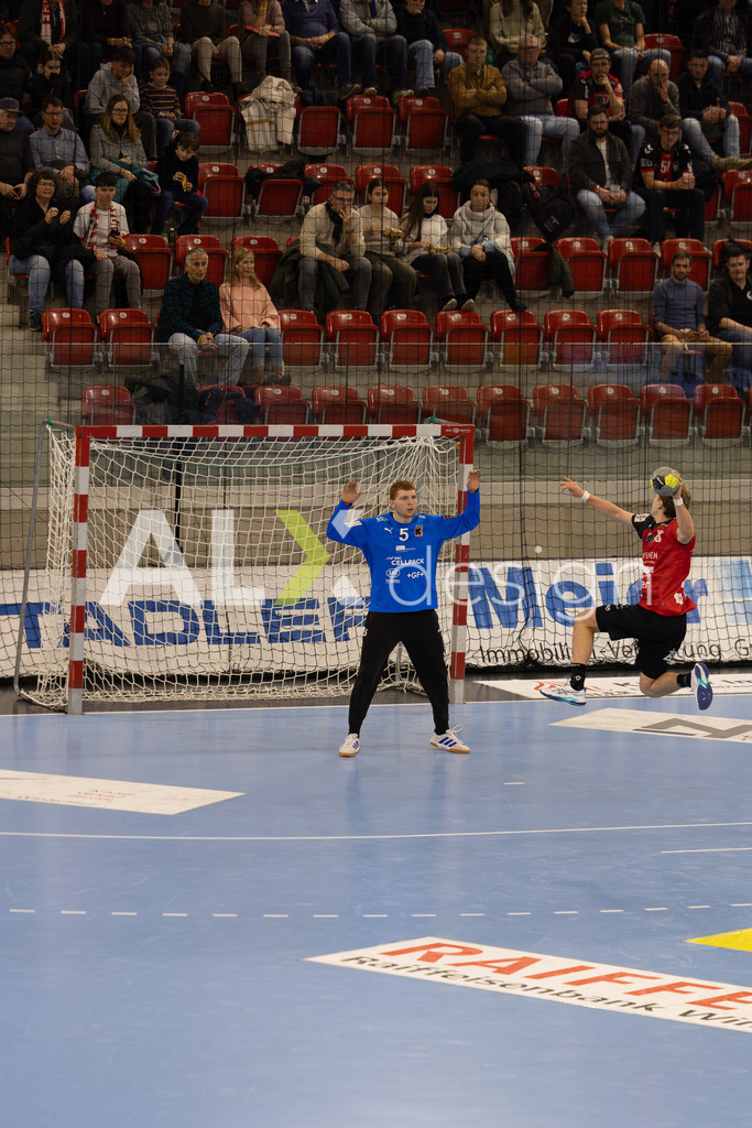 Handballen I Herren I Saison 2025-2026 I Quickline Handball League 2026 | Men I 18. Spieltag I Pfade Winterthur - Kadetten Schaffhausen I 20.12.2025 | 18 Daniel Parkhomenko (Pfadi Winterthur) – Rückraum rechts - Realisiert mit Pictrs.com