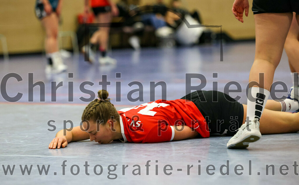 2022-11-27_068_SV_Anzing_gegen_HT_Muenchen_II | Anzing, Deutschland, 27.11.2022:
Handball, Bezirksliga 2022 / 2023, 7. Spieltag, SV Anzing gegen HT München II, Endergebnis: 28:32

Elena Holzmann (SV Anzing, #14)

Foto: Christian Riedel / fotografie-riedel.net