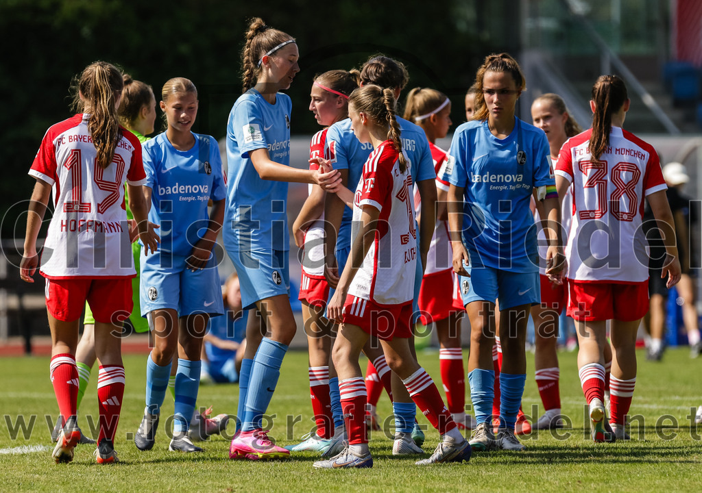 2023-09-09_120_FC_Bayern_Muenchen_gegen_SC_Freiburg | Aschheim, Deutschland, 09.09.2023:
Fußball, B-Juniorinnen-Bundesliga Süd 2023 / 2024, 1. Spieltag, FC Bayern München gegen SC Freiburg, Endergebnis: 4:0

Foto: Christian Riedel / fotografie-riedel.net
