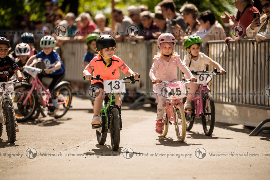 Eierlesen 2026 | Sie wurden bei einem Event oder Sportanlass fotografiert? Hier finden sie ihre Bilder! - Realisiert mit Pictrs.com