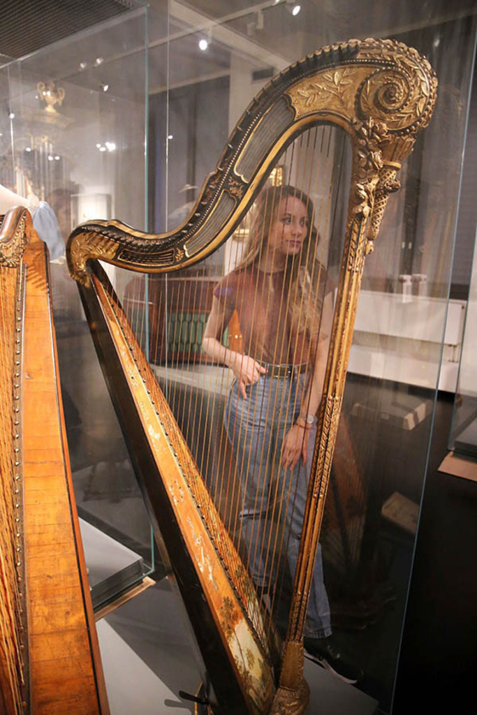 GRASSI Musikinstrumentenmuseum der Universität Leipzig | Das Team hinter BILDLEXIKON LEIPZIG bündelt historische wie aktuelle Informationen über die Stadt Leipzig in Text und Bild auf einer Plattform und stellt diese der interessierten Öffentlichkeit zur Verfügung.