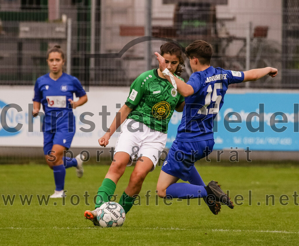2023-10-07_059_FC_Forstern_gegen_Karlsruher_SC | Forstern, Deutschland, 07.10.2023:
Fußball, B-Juniorinnen-Bundesliga Süd 2023 / 2024, 4. Spieltag, FC Forstern gegen Karlsruher SC, Endergebnis: 1:1

Nele Deutsch (Karlsruher SC, #15)

Foto: Christian Riedel / fotografie-riedel.net