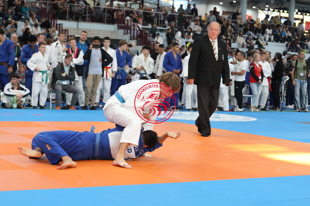 1J7A2239 | Fotos vom Adler Cup - Pictures from Adler Cup

Hier findet Ihr alle Eindrücke und großen Momente der Adler Cup Wochenenden. Here you will find all impressions and great moments of the Adler Cup weekends. - Realisiert mit Pictrs.com