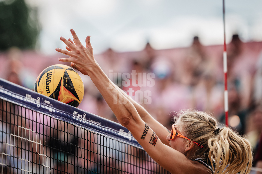 Beachvolleyball | Frauen | Allianz German Beach Tour 2025 | Tourstop Berlin | 17.08.2025 | Block von Nele Barber