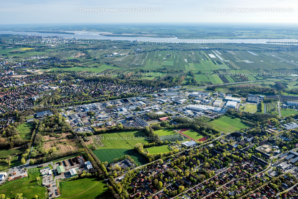 Stade_Süd_Gewerbegebiet_ELS_4614010523 | STADE 01.05.2023 Gewerbegebiet und Firmenansiedlung Stade Süd in Stade in Ottenbeck im Bundesland Niedersachsen, Deutschland. // Industrial estate and company settlement Stade Sued in Stade in the state Lower Saxony, Germany. Foto: Martin Elsen
