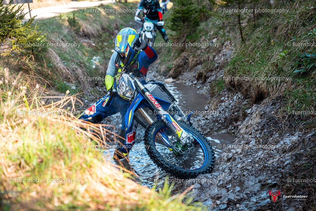 fuernholzer_250501-C1-64 | Fotografische Impressionen von der Red Stag Enduro Extreme by fuernholzer-photography.com. Endurosport in Österreich fotografisch festgehalten von fuernholzer. Auftragsfotografie für Private, Gewerbefotos und Industriefotografie. Eventfotografie, Sportfotografie und Motorsportfotografie. Anbieter von Fotoworkshops, Fototraining, fotografischen Vorträgen und Fotoseminaren.