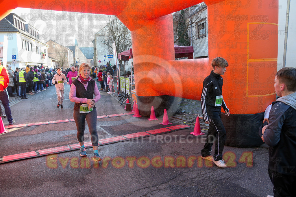 241201_1056_EX1_9417 | Sportfotografie im Rhein-Sieg Kreis, Köln, Bonn, NRW, Rheinland Pfalz, Hessen, etc. Unser Tätigkeitsfeld umfasst den Laufsport vom Volkslauf über den Marathon, Duathlon, Triathon bis zum Ultralauf wie Kölnpfad Ultra oder Schindertrail.