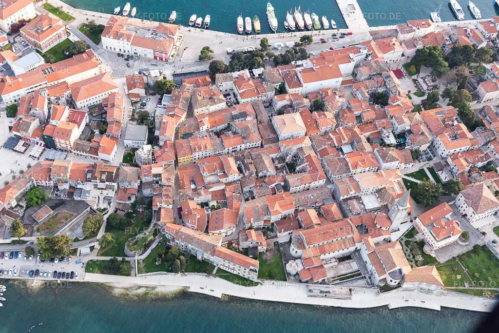 Luftbild: Ortsansicht in Poreč im Bundesland Gespanschaft Istrien in Kroatien. Foto: IMG_106395.jpg vom 14.04.2018 durch Werner Riehm/FLY-FOTO.de