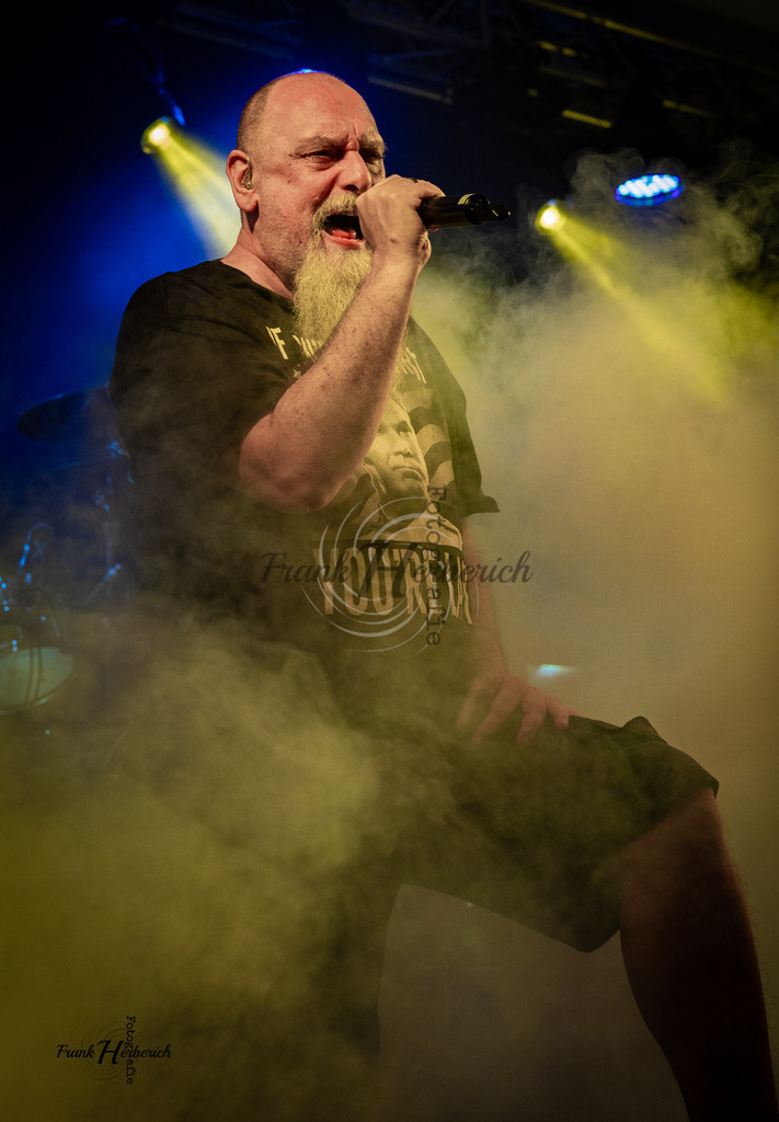 Justice Daudenwinden | Frank Herberich Fotografie, Frank Herberich, Fotografie, Hochzeit, Portrait, St. Peter Ording, Ording, Westerhever, Nordsee, Frank Fotografie, Hardheim,  Odenwald,Walldürn, Band,Eventfotografie - Realisiert mit Pictrs.com