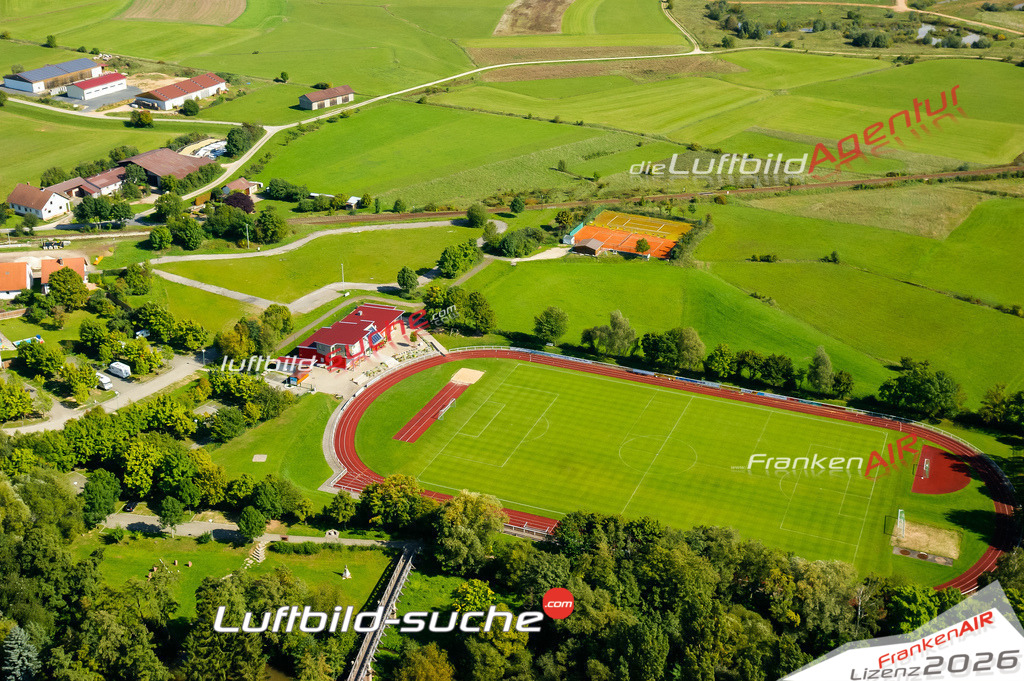Die Luftaufnahme der Stadt Baunach wurde vom UL-Flugzeug heraus erstellt ( keine Drohne )- hohe Auflösung für beste Qualität
