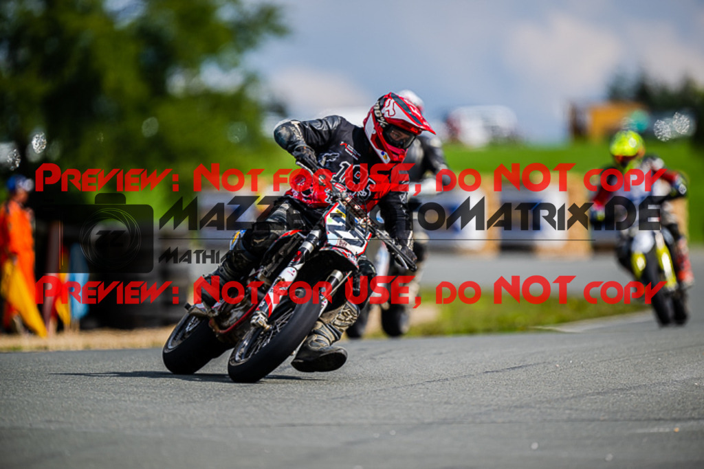 MaZZes_FotoMatrix_220904_9682 | UE40