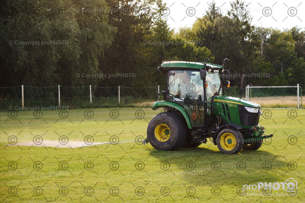 202507_Rernböck-Rasen_NZ9_1302 | proPHOTO - Realisiert mit Pictrs.com