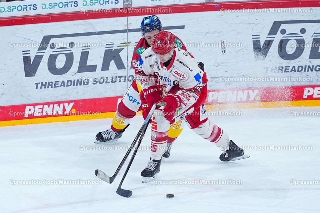 xYDRx20022601013 | 20.02.2026, xydrx, Eishockey, DEL2, Düsseldorfer EG - EV Landshut, PSD Bank Dome Düsseldorf: Nick Baptiste (Düsseldorfer EG #56) im Zweikampf gegen Andreas Schwarz (EV Landshut #25)   Photo: xYannisxDreimannxPressefotoKochx