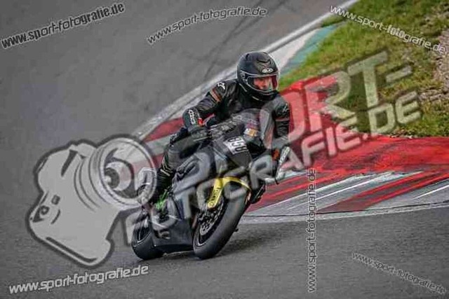 pubi9355 | Professionelle Fotos von Sportveranstaltungen, aber auch Hochzeiten und anderen Events. - Realisiert mit Pictrs.com