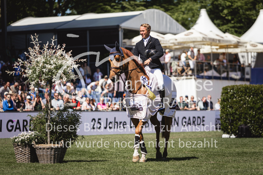 240511_Hamburg_ENGARDE-Preis-101 | Deine schönsten Turniermomente als professionelle Fotos! Entdecke hochwertige Pferdesport-Fotografie im Online-Shop. Jetzt Fotos finden & bestellen!