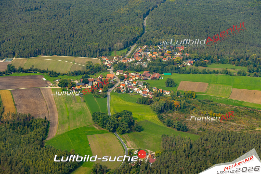 Aktuelles Luftbild von Sperberslohe Wendelstein - Die Luftaufnahme wurde 2022 mittels UL-Flugzeug erstellt ( keine Drohne ) - hochauflösende Kamera-Systeme von  Canon -Beste Qualität - Für grossformatige Ausdrucke geeignet. Die Geschenkidee !