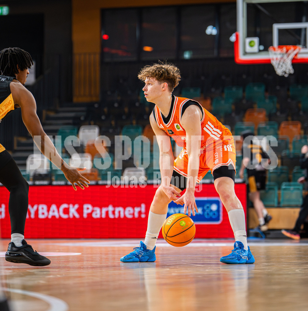Basketball I Herren I Saison 2025-2026 I ProB Nord I 18. Spieltag I Rasta Vechta II - LOK Bernau-15 | Roy Krupnikas (24,Rasta Vechta II) - Realisiert mit Pictrs.com