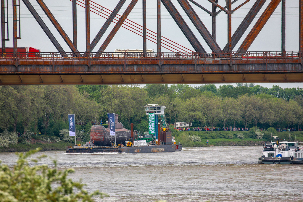 U17_AufdemRhein_120523_16 | Bildergalerie von Sport-Ereignissen aber auch von weiteren spannenden Dingen - nicht nur vom Niederrhein. In Anlehnung an den bekannten Spruch von Hanns Dieter Hüsch heißt das Motto: "Niederrhein ist überall".  - Realisiert mit Pictrs.com