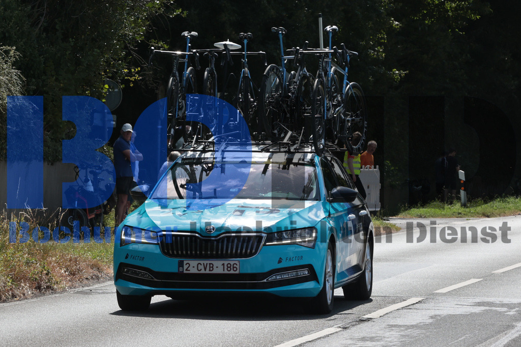 SES_DEUTOU20250821-2 | bond - Realisiert mit Pictrs.com