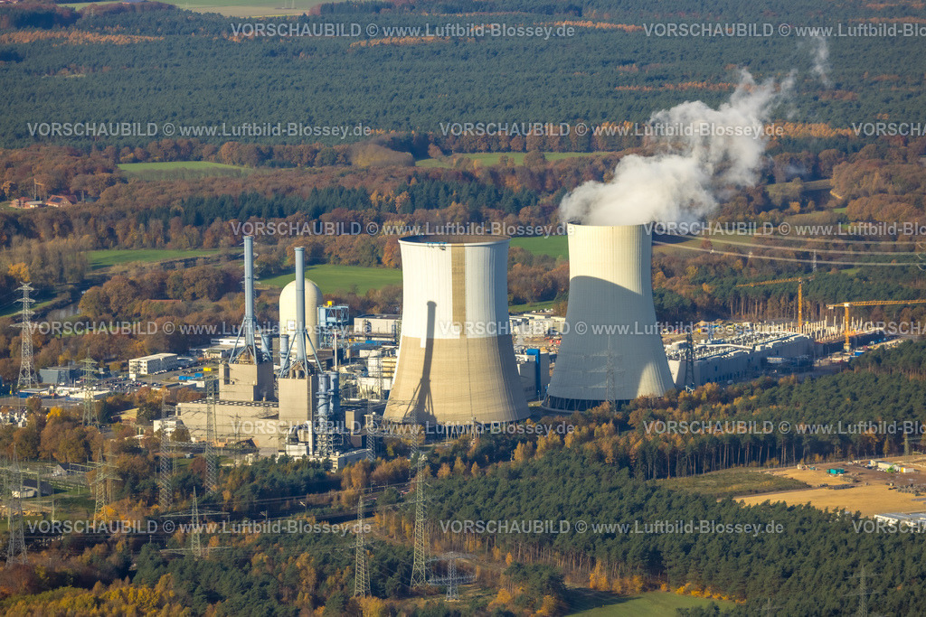 Lingen251104664KernkraftwerkEmsland | Luftbild, Kernkraftwerk Emsland, Kühlturm und weißer Rauch, Umspannwerk Hanekenfähr, Estringen, Lingen, Norddeutschland, Ostfriesland, Niedersachsen, Deutschland
