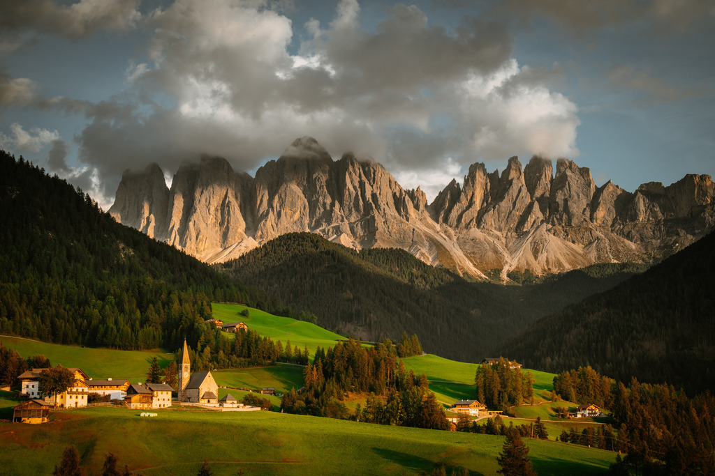 Kirche von St. Magalena, Villnöss | <div id="allefotografen-seal-verified-green"></div><script src="https://www.allefotografen.de/956728/seal-verified-green/seal.js" async="async"></script> - Realisiert mit Pictrs.com
