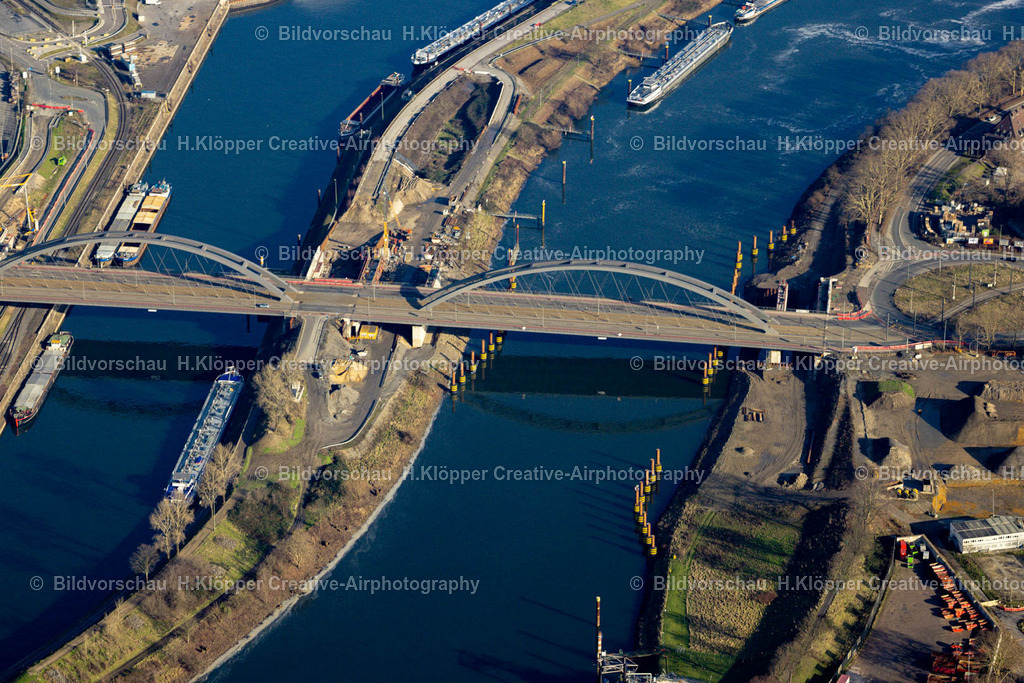 Luftbild Duisburg-8754 | Luftbildfotografie Fluß - Brückenbauwerk zur Überquerung "" Karl-Lehr-Brücke " an der Ruhrorter Straße in Duisburg im Ruhrgebiet im Bundesland Nordrhein-Westfalen, Deutschland - Realisiert mit Pictrs.com