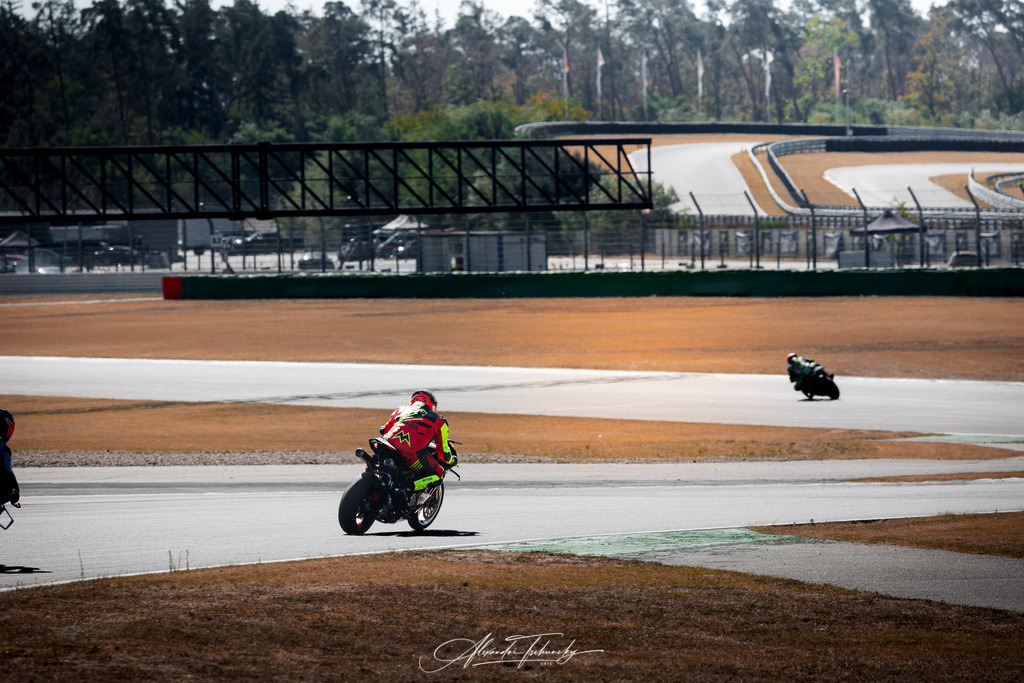 Ducati Trackday Hockenheimring 2026 | Entdecken Sie die faszinierende Welt von Alexander Tschuncky Arts: Kreative Fotografie, atemberaubende Automobilkunst und hochwertiger Bilderdruck. Lassen Sie sich inspirieren! - Realisiert mit Pictrs.com