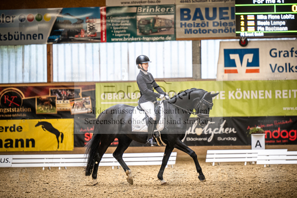 DOS_2095 | Entdecke hochwertige Reitturnierfotos von Foto Oger. Professionell, emotional und authentisch – jetzt Lieblingsmomente im Shop bestellen. - Realisiert mit Pictrs.com