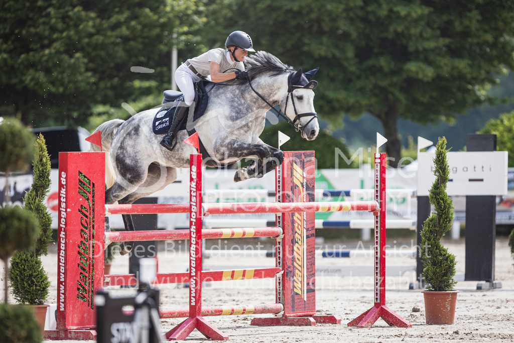 250531_MayDays_M2-Springen-551 | Deine schönsten Turniermomente als professionelle Fotos! Entdecke hochwertige Pferdesport-Fotografie im Online-Shop. Jetzt Fotos finden & bestellen!