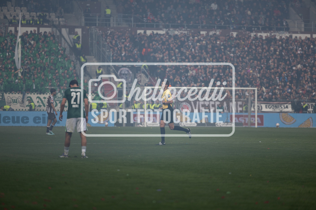 Fußball I Männer I Saison 2025-2026 I Bundesliga I FC St. Pauli - VfL Wolfsburg I 12915 | realhellocedii - Realisiert mit Pictrs.com