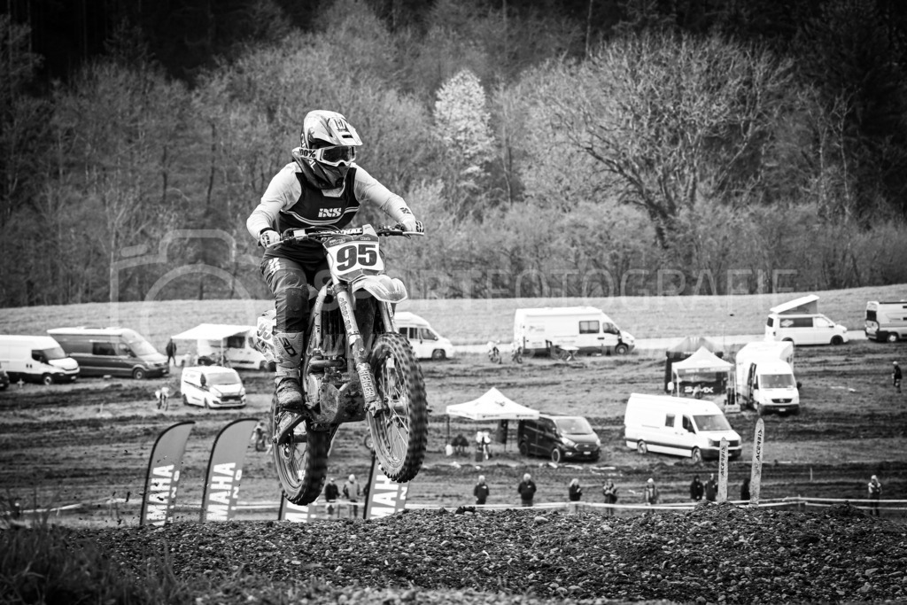 Motocross Schlatt bei Winterthur - 30. April 2023 | #95 Ryf Rebecka aus Attiswil (CH) auf Kawasaki in der Kategorie Swiss MX Women Cup am Motocross Schlatt bei Winterthur, 30. April 2023. 
Instagram: @mx_schlatt | @mc_wila | @sam_schweiz
Bild: Sportfotografie Markus Aeschimann | www.markus-aeschimann.ch - Realisiert mit Pictrs.com