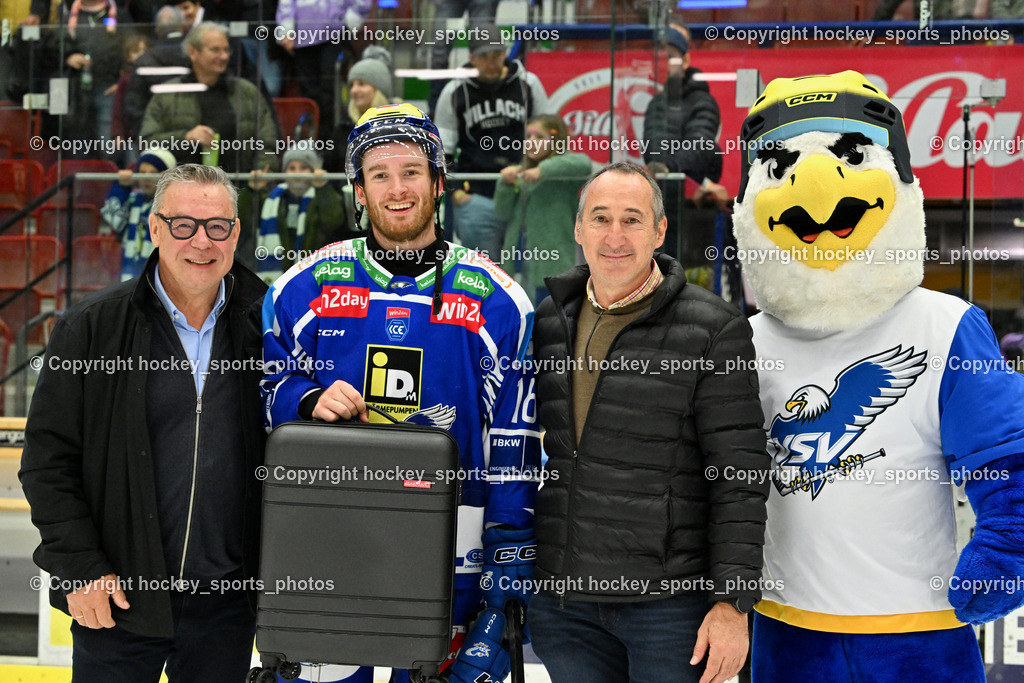 EC IDM WÄRMEPUMPEN VSV vs. Vienna Capitals | Generali Villach, Spieler des Abends, #16 Kevin Hancock EC VSV, Villi Maskottchen EC VSV, EC IDM WÄRMEPUMPEN VSV vs. Vienna Capitals, EC IDM WÄRMEPUMPEN VSV vs. Vienna Capitals am 16.11.2025 in Villach (Stadthalle Villach), Austria, (Photo by Bernd Stefan)