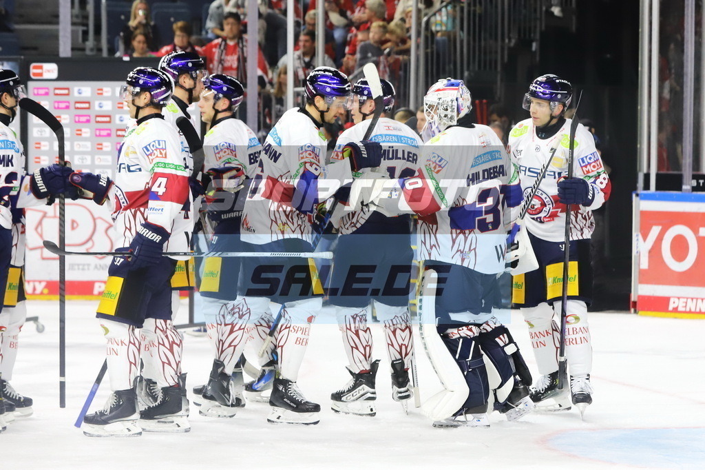 Eisbären feiern Auswärtssieg | Eisbären feiern Auswärtssieg - Realisiert mit Pictrs.com