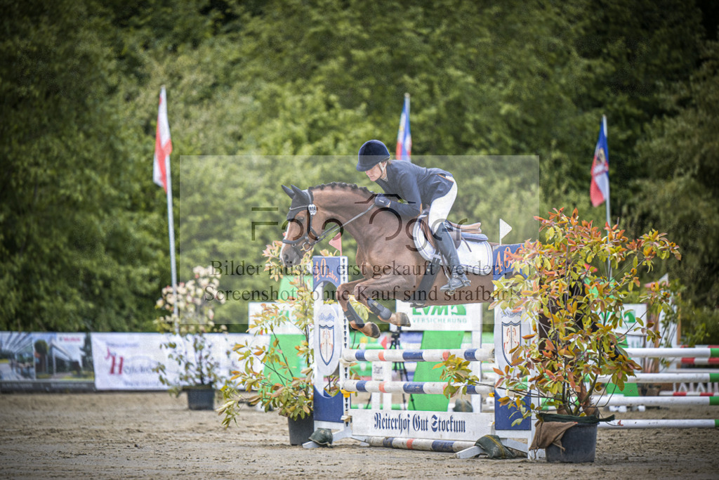 DOS_6578 | Entdecke hochwertige Reitturnierfotos von Foto Oger. Professionell, emotional und authentisch – jetzt Lieblingsmomente im Shop bestellen.Deutschlandweite Turnierfotografie. - Realisiert mit Pictrs.com