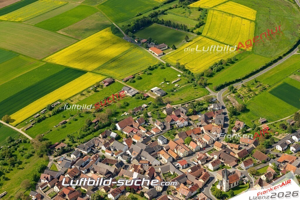 Das Luftbild zeigt : Schwebenried Arnstein - Die Luftaufnahme wurde 2024 vom UL-Flugzeug aus erstellt ( keine Drohne ) - Hochauflösende Luftaufnahme - Für grossformatige Ausdrucke geeignet. Die Geschenkidee !Mit Lizenz und Bildrechte bestellbar