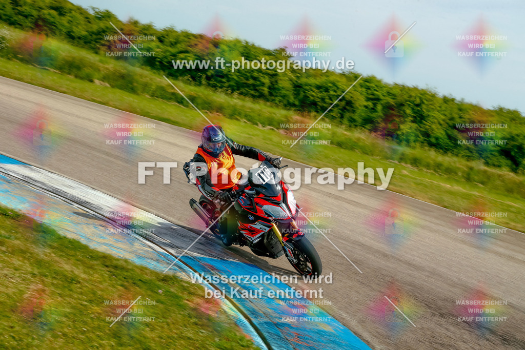 _MOT1141 | Hier findet Ihr Bilder von Touristenfahrten auf der Nürburgring Nordschleife oder von anderen Veranstaltungen die ich besucht habe. Viel Spass beim Durch Schauen 