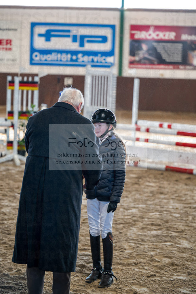 Hallenreittunier Voxtrup 2023 | Entdecke hochwertige Reitturnierfotos von Foto Oger. Professionell, emotional und authentisch – jetzt Lieblingsmomente im Shop bestellen.Deutschlandweite Turnierfotografie. - Realisiert mit Pictrs.com