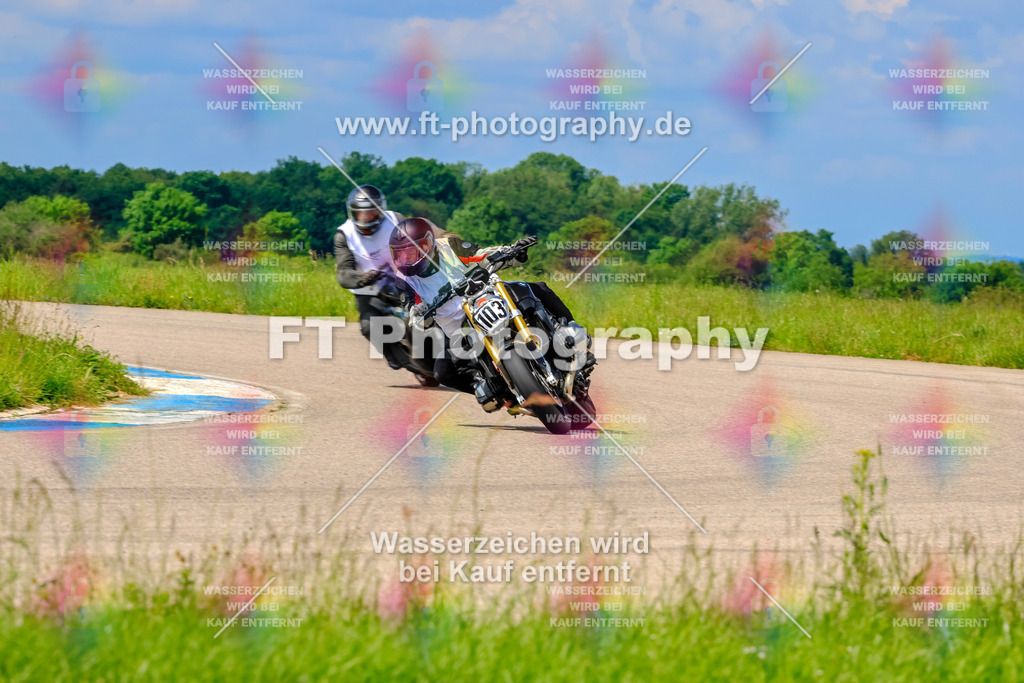 MotoTeam-0686 | Hier findet Ihr Bilder von Touristenfahrten auf der Nürburgring Nordschleife oder von anderen Veranstaltungen die ich besucht habe. Viel Spass beim Durch Schauen 