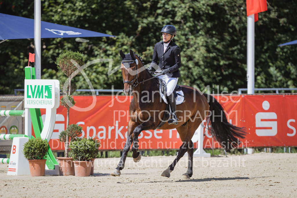 220728_BHO_BronzeTour_L-Stil_1-342 | Deine schönsten Turniermomente als professionelle Fotos! Entdecke hochwertige Pferdesport-Fotografie im Online-Shop. Jetzt Fotos finden & bestellen!