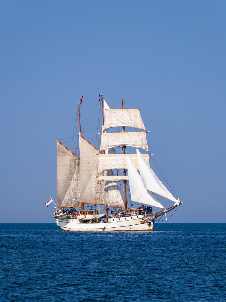 Segelschiff auf der Ostsee während der Hanse Sail in Rostock | Segelschiff auf der Ostsee während der Hanse Sail in Rostock.