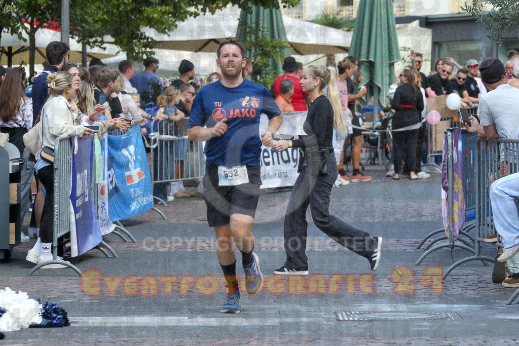 250824_1447_EV4_2215 | Sportfotografie im Rhein-Sieg Kreis, Köln, Bonn, NRW, Rheinland Pfalz, Hessen, etc. Unser Tätigkeitsfeld umfasst den Laufsport vom Volkslauf über den Marathon, Duathlon, Triathon bis zum Ultralauf wie Kölnpfad Ultra oder Schindertrail.