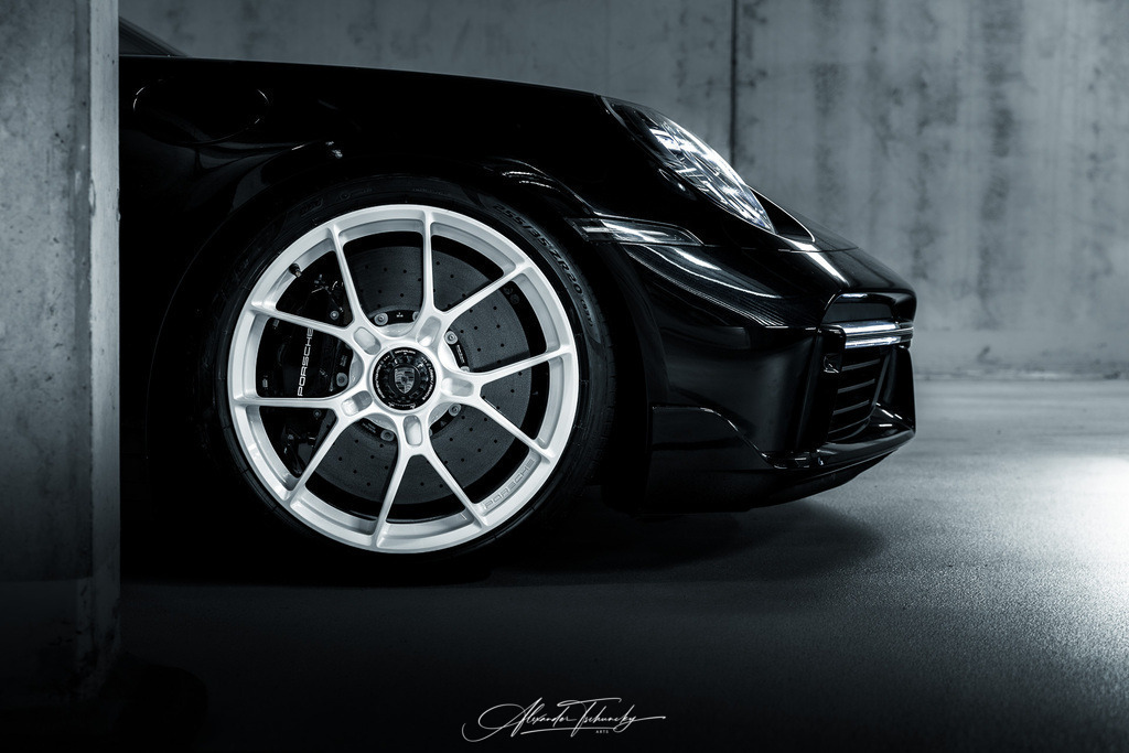 911 Turbo 992 | Entdecken Sie die faszinierende Welt von Alexander Tschuncky Arts: Kreative Fotografie, atemberaubende Automobilkunst und hochwertiger Bilderdruck. Lassen Sie sich inspirieren! - Realisiert mit Pictrs.com