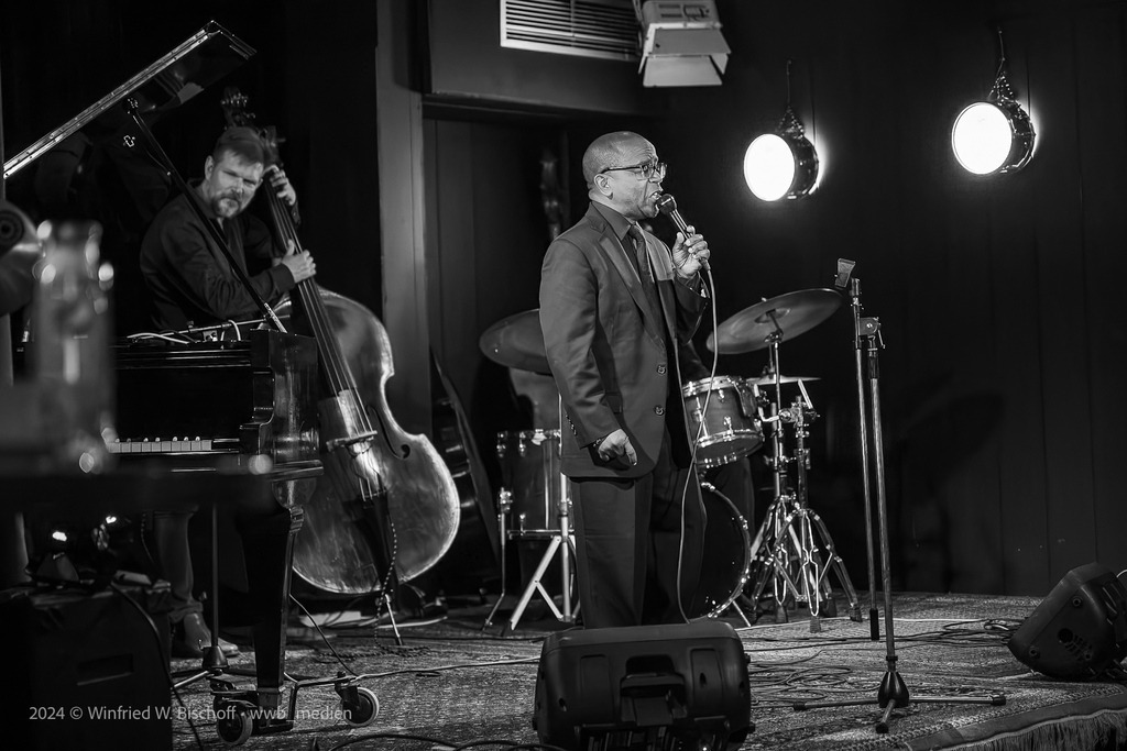 wwb-2411-0124 | <Fotografie> <Video> <Film> <Winfried Bischoff> - Realisiert mit Pictrs.com