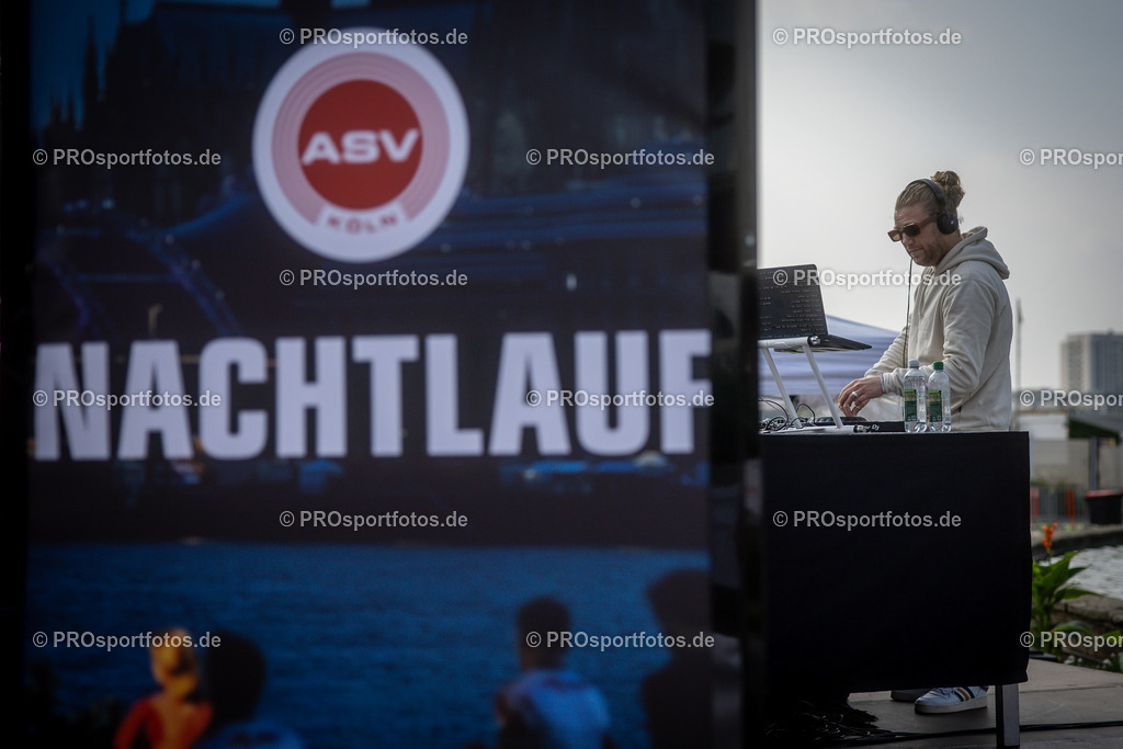 21. ASV Nachtlauf; Koeln, 08.05.24 | Impressionen vom 21. ASV Nachtlauf am 08.05.24 am Tanzbrunnen in Koeln. Foto: BEAUTIFUL SPORTS/Axel Kohring