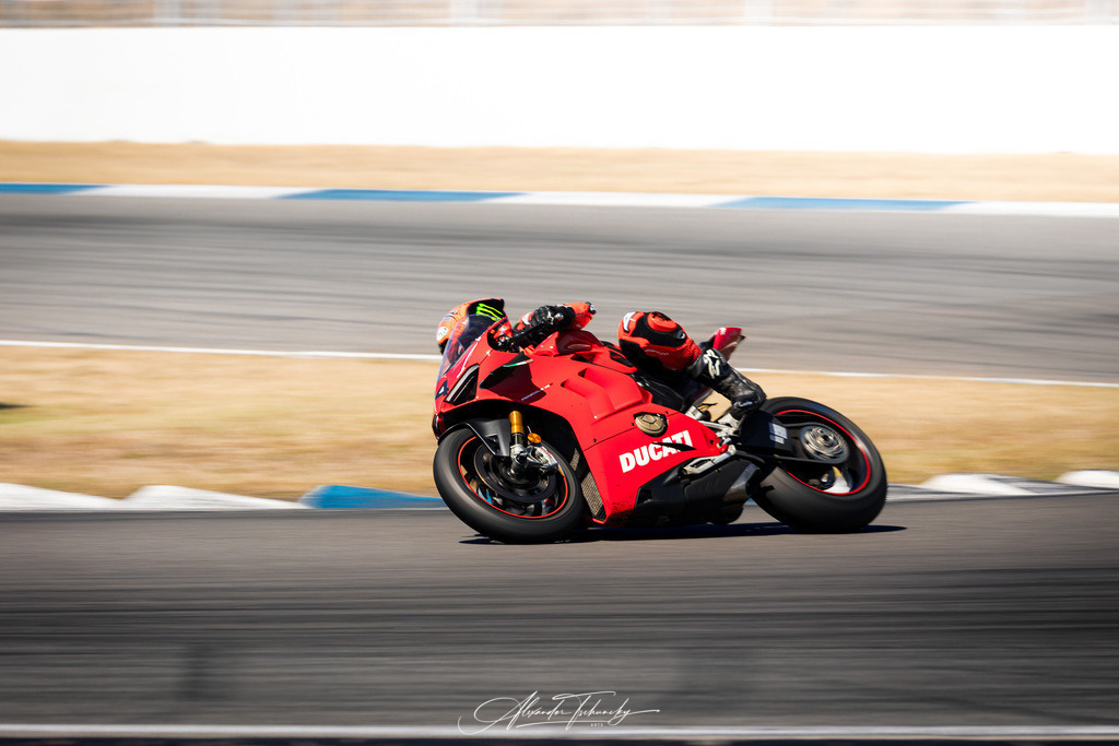 Ducati Trackday Hockenheimring 2026 | Entdecken Sie die faszinierende Welt von Alexander Tschuncky Arts: Kreative Fotografie, atemberaubende Automobilkunst und hochwertiger Bilderdruck. Lassen Sie sich inspirieren! - Realisiert mit Pictrs.com