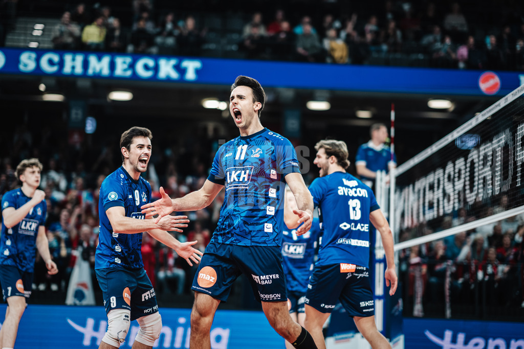 Volleyball | Herren | Saison 2023/2024 | Volleyball-Bundesliga | SVG Lüneburg vs. Energiequelle Netzhoppers KW | 27.10.2023 | Xander Wolf Wassenaar Ketrzynski (#11, SVG Lüneburg) jubelt