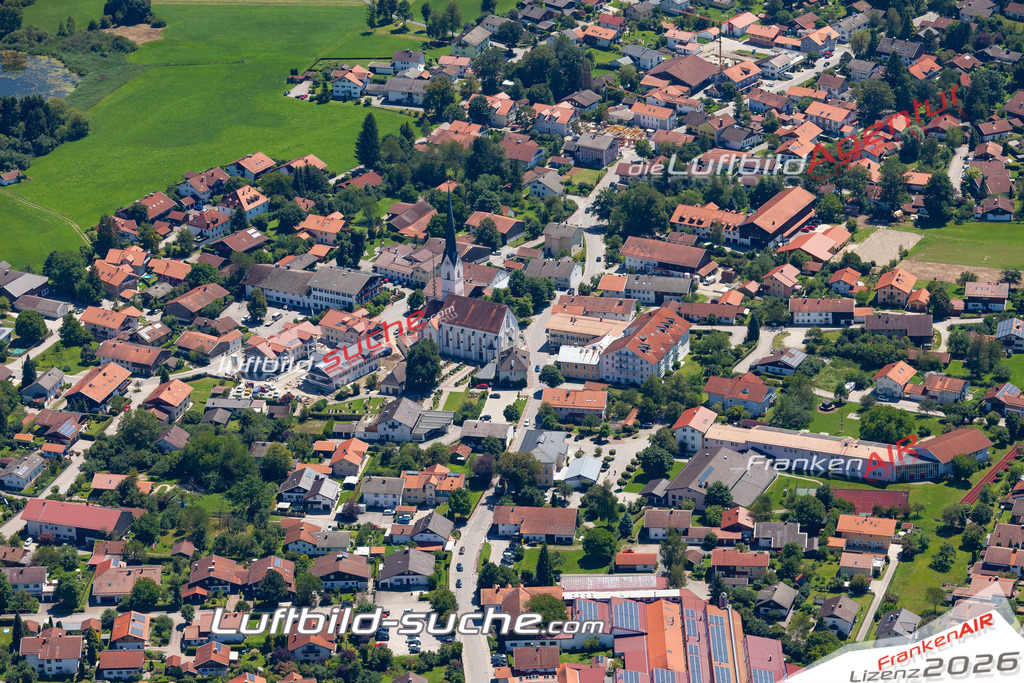 Die Luftaufnahme der Stadt Eggstätt wurde 2017 vom Flugzeug heraus erstellt ( keine Drohne )- hohe Auflösung für beste Qualität