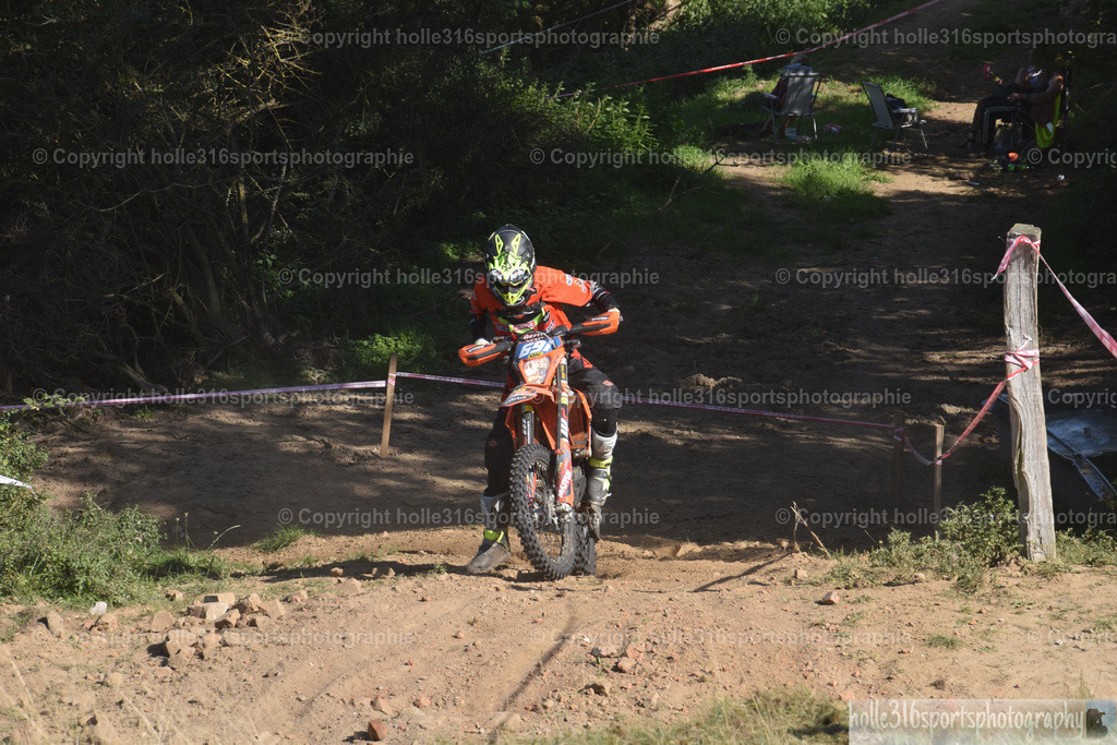 DSC_0302 | Sportfotografie , Motorsport, Motoross, Reitsport, Mointainbike, Enduro,
Landschaft , Outdoor, Eventfotografie, Landschaft, Bilder online bestellen - Realisiert mit Pictrs.com