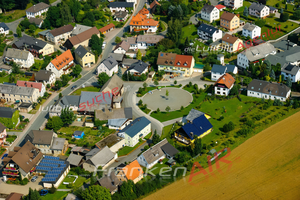 Luftbild von  Marktleugast - Luftaufnahme wurde 2008 von https://frankenair.de mittels Flugzeug (keine Drohne) erstellt - die Geschenkidee