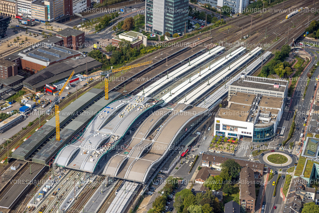 Duisburg250903831 | Luftbild, Großbaustelle Hauptbahnhof Hbf, Gelände ziwschen Gleishalle Neubau und Portsmouthplatz, Neudorf, Duisburg, Ruhrgebiet, Nordrhein-Westfalen, Deutschland